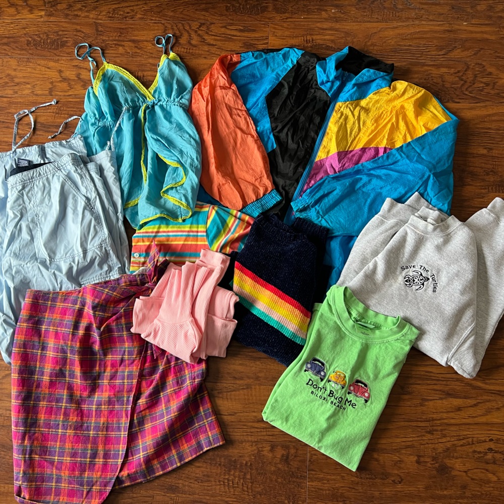 90’/ Y2K Size Medium/Large Bundle 🍬🌺✌️👽 9 Piece